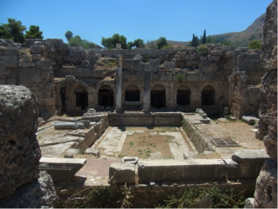 Vestiges de la fontaine Pirène (prise de vue depuis le nord)