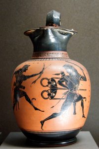 Dispute d'Héraclès et Apollon pour le trépied de Delphes. Œnochoé attique à figures noires, vers 520 av. J.-C.